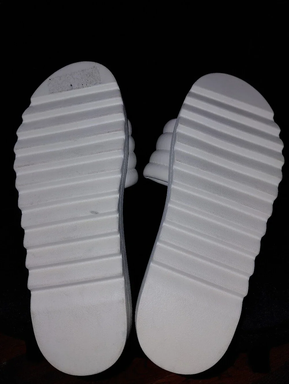 MUK LUKS Sun Catcher White Puffer Platform Slide Sandals Size 9-10 Y2K CC